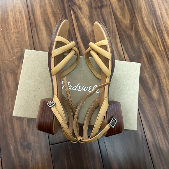 Nava Block Heel Sandal - Picture 4 of 5